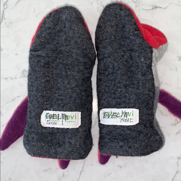 Mittens - Picture 2 of 2